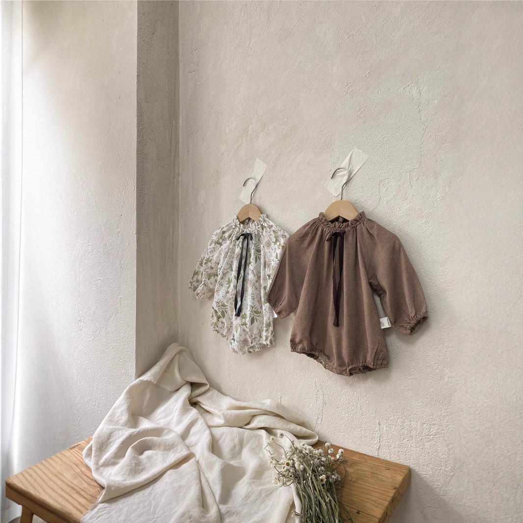 Bow-tie Bud-collar Lantern-sleeve Jumpsuit photo 3