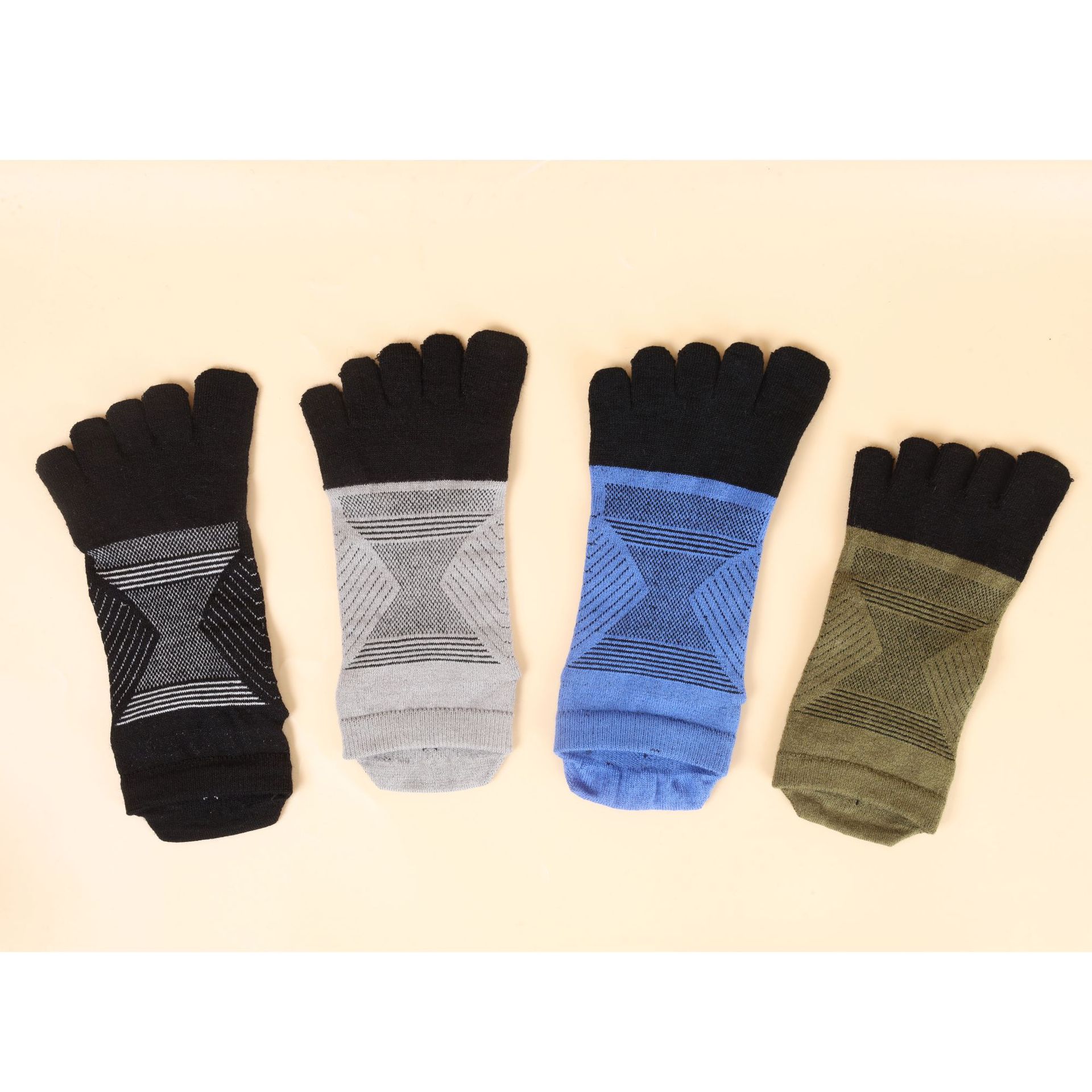 AutumnWinter Thickened Mens Wool Five-Finger Socks photo 4