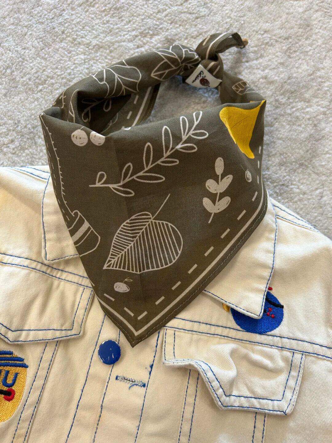 Stylish And Trendy Kids Versatile White Short-sleeve Shirt And Shorts photo 5