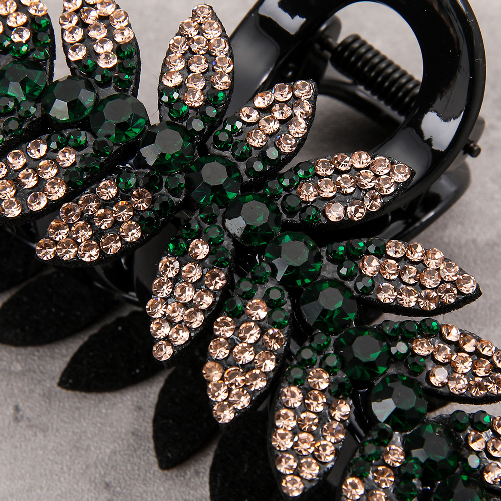 Full-rhinestone Fan-shaped Flower Shark Clip Hair Accessory photo 1