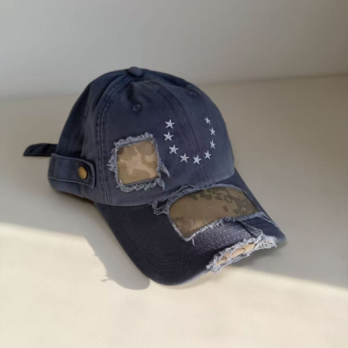 Street-style Distressed Baseball Cap Fashionable And Versatile Vintage-look Frayed-brim Snapback photo 2