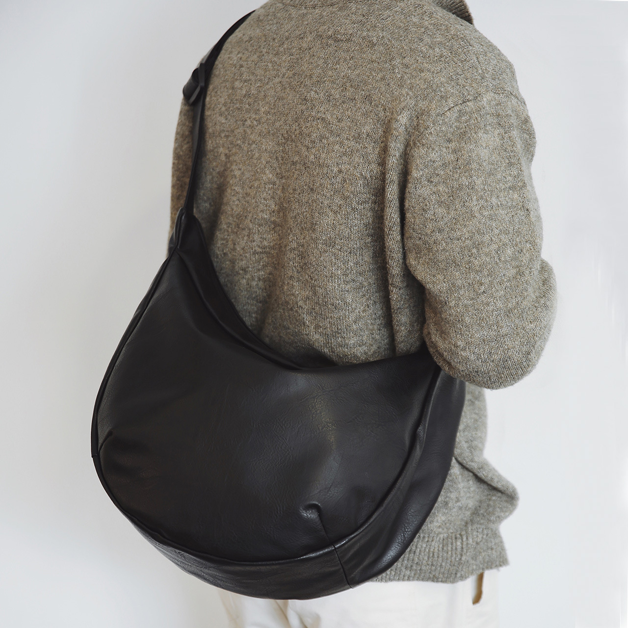 Mens Fashionable Casual Large-Capacity Crossbody Bag photo 3