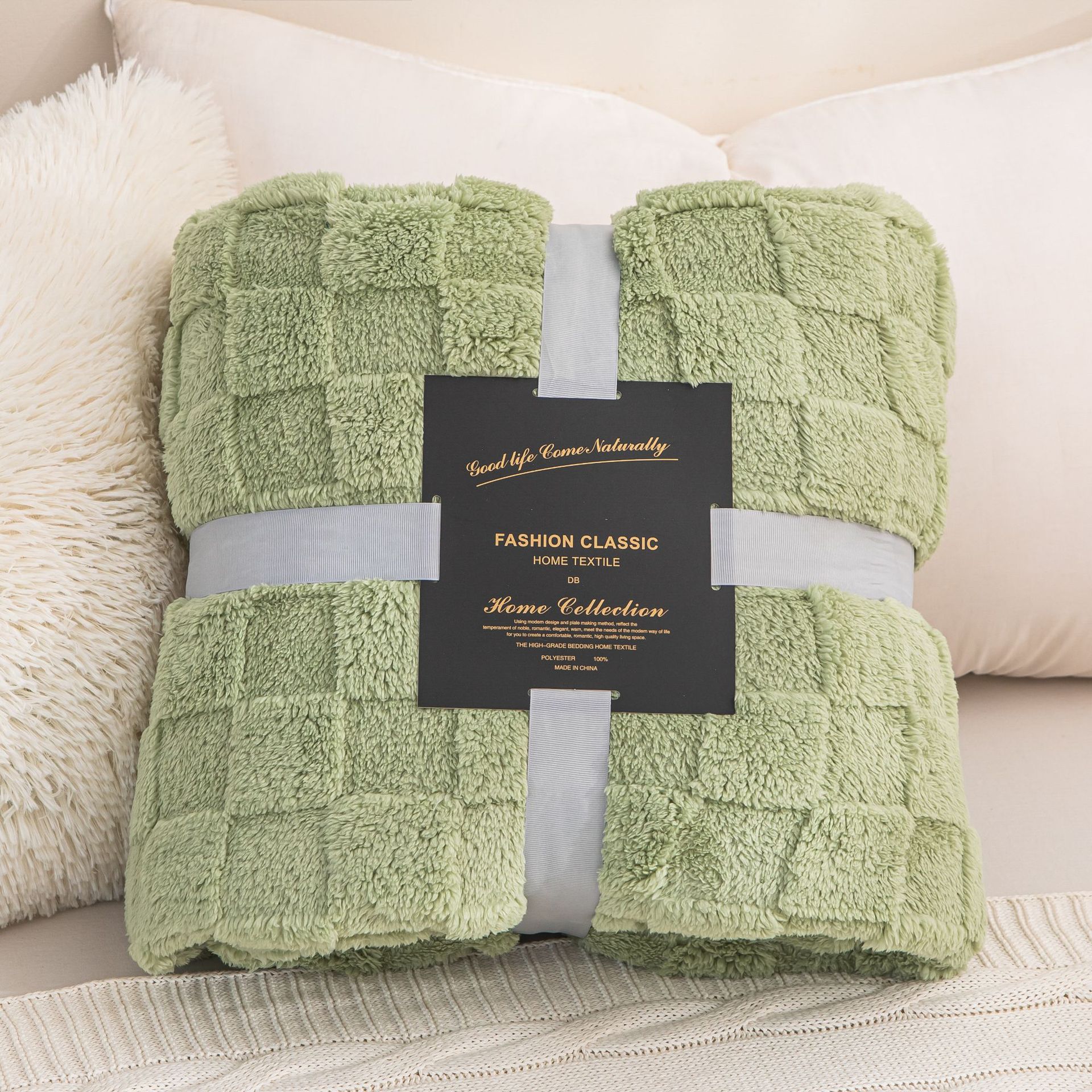 Thickened Taffeta-plaid Nap Coral Fleece Blanket photo 3