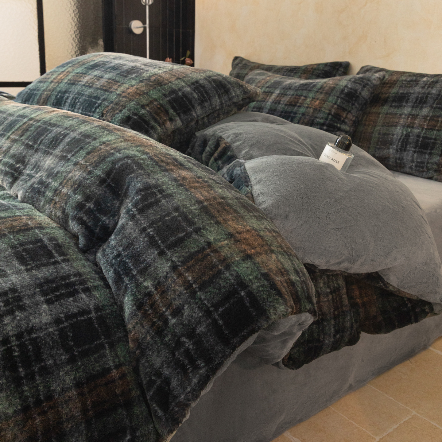 Dewool Faux Cashmere Maillard Milk Velvet Bedding Set photo 7