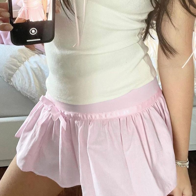 Women's Minimalist High-waisted Short Skirt photo 3