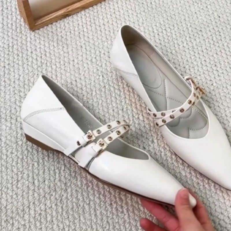 Women's Pointed-toe Wedge Leather Shoes With Studs photo 1