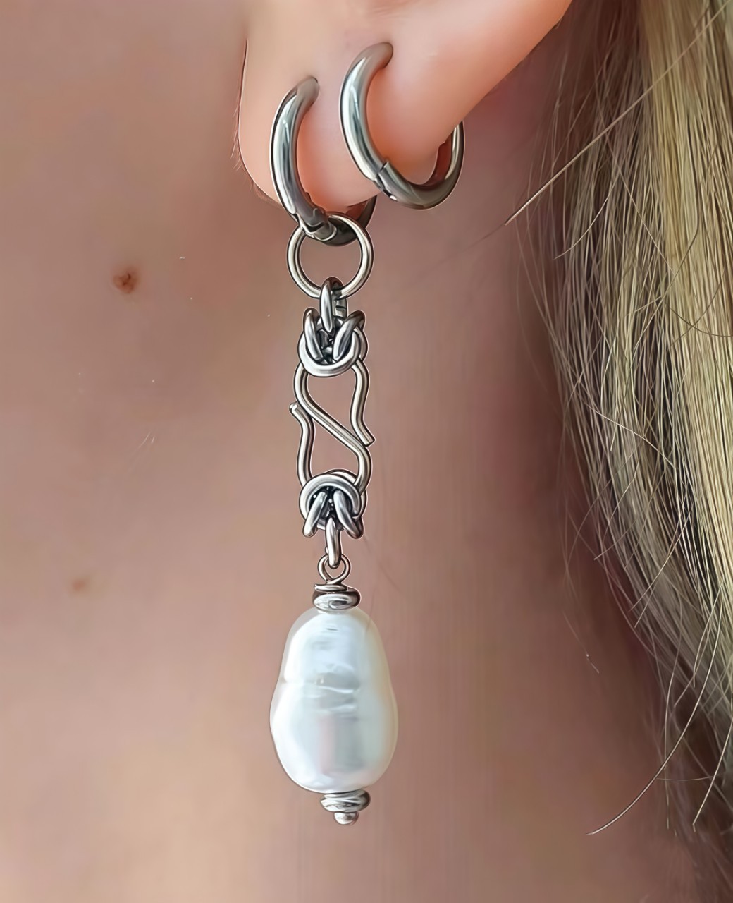 Stainless Steel Hollow Phoenix-tail Butterfly Earrings photo 2