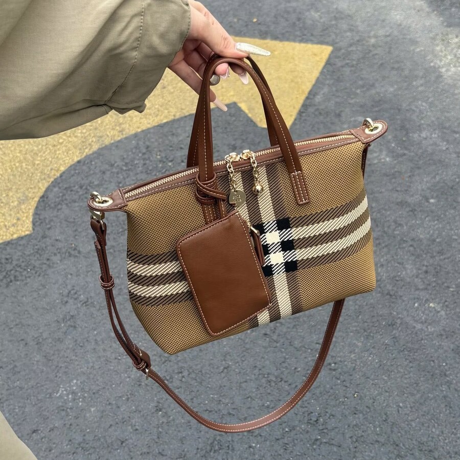 Casual Versatile And Stylish Shoulder Tote Bag photo 2
