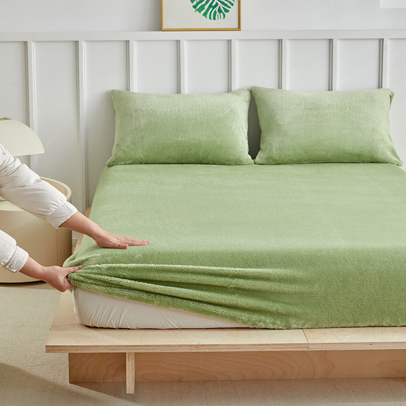 Warm Milk Velvet Fitted Sheet Three-piece Set photo 7