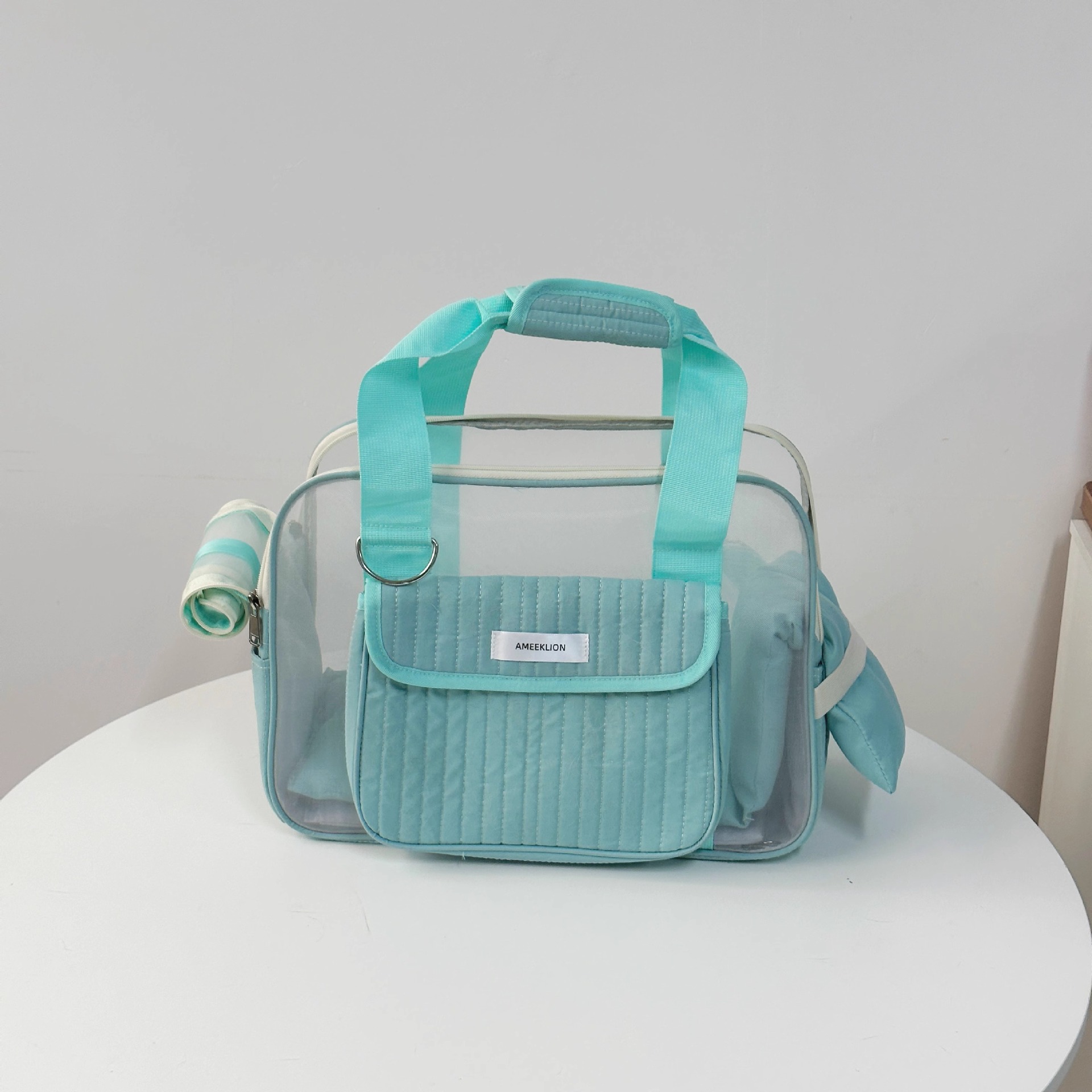 Cute Fashionable And Simple Breathable Pet Carrier For Cats And Dogs photo 3