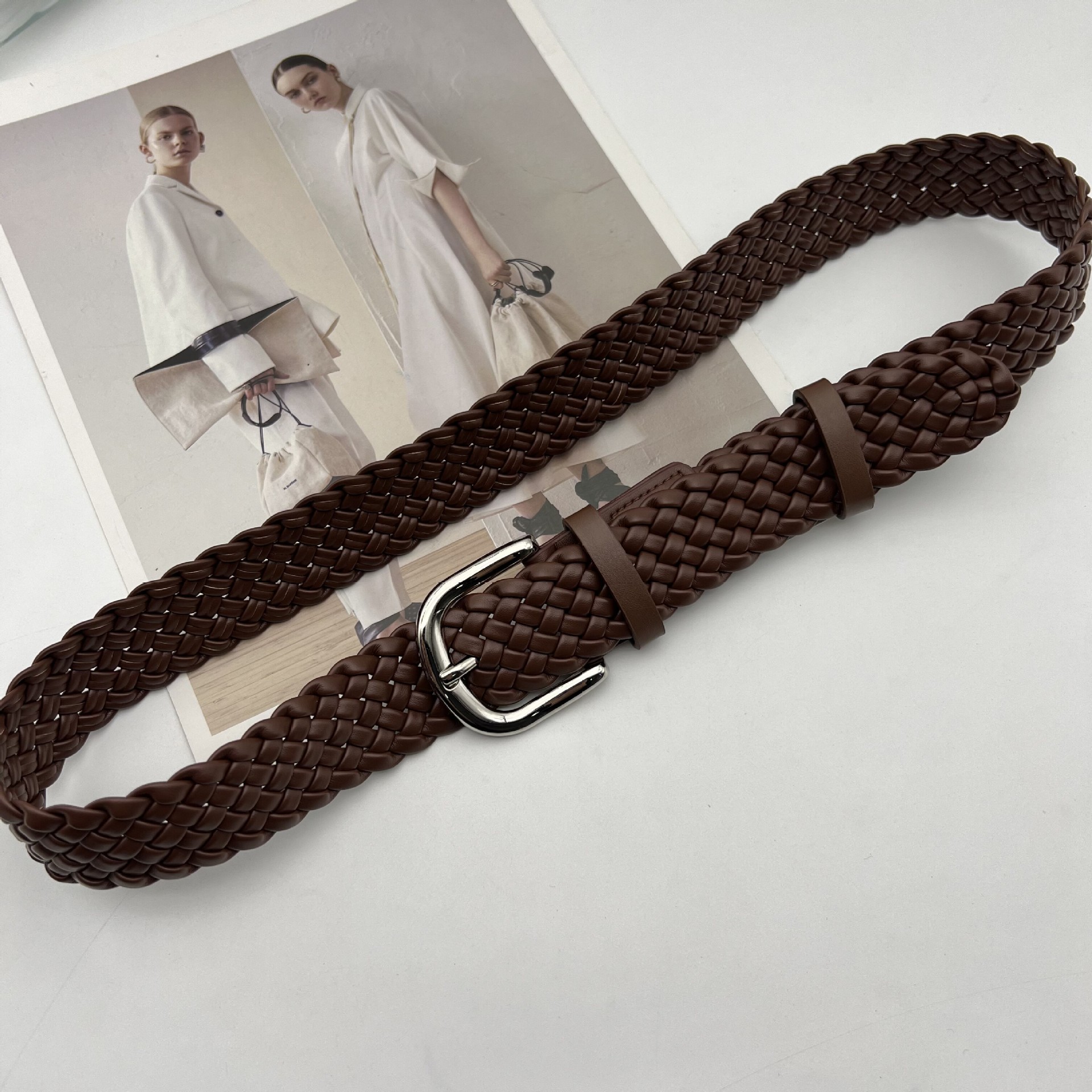 Niche-design Rivet Thin Leather Belt photo 4