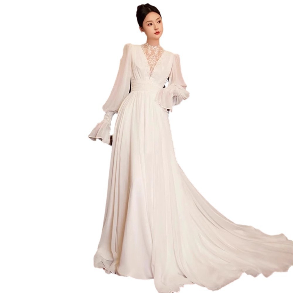 French-style Vintage Lace Stand-collar Light Wedding Dress With Puff Sleeves photo 3