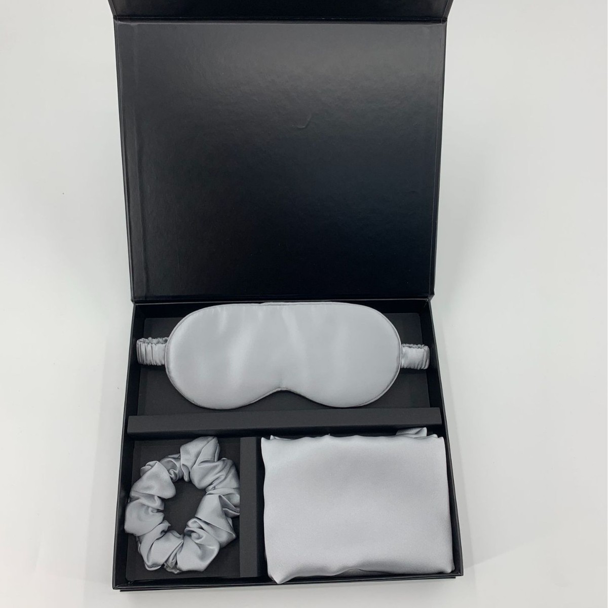 Gift Zippered Pillowcase Eye Mask And Silk Hair Tie Set photo 2