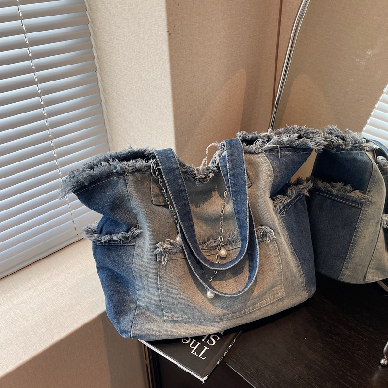 Versatile High-capacity Minimalist Ombre Denim Shoulder Bag photo 7