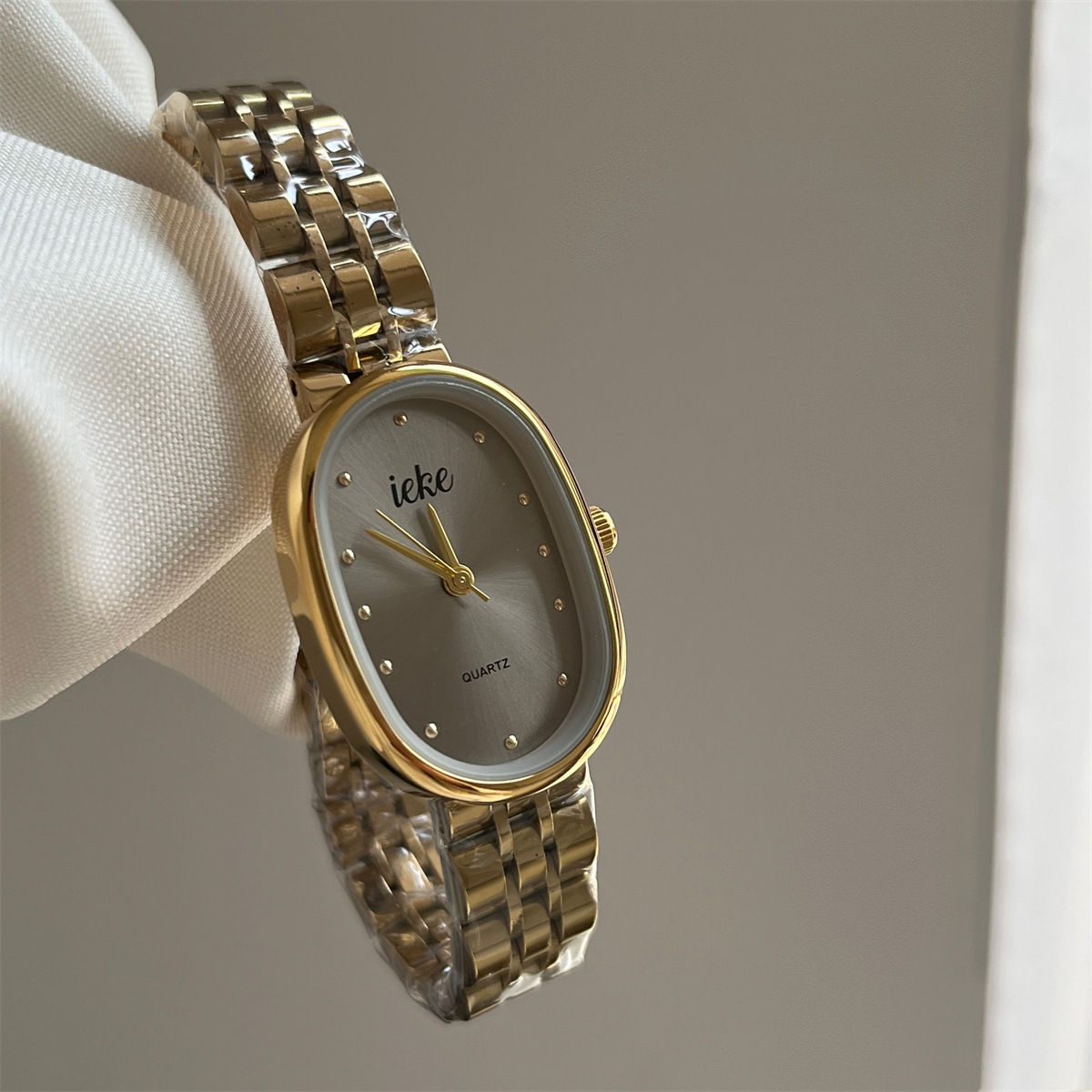 Quartz Watch With Steel Band Women's photo 5