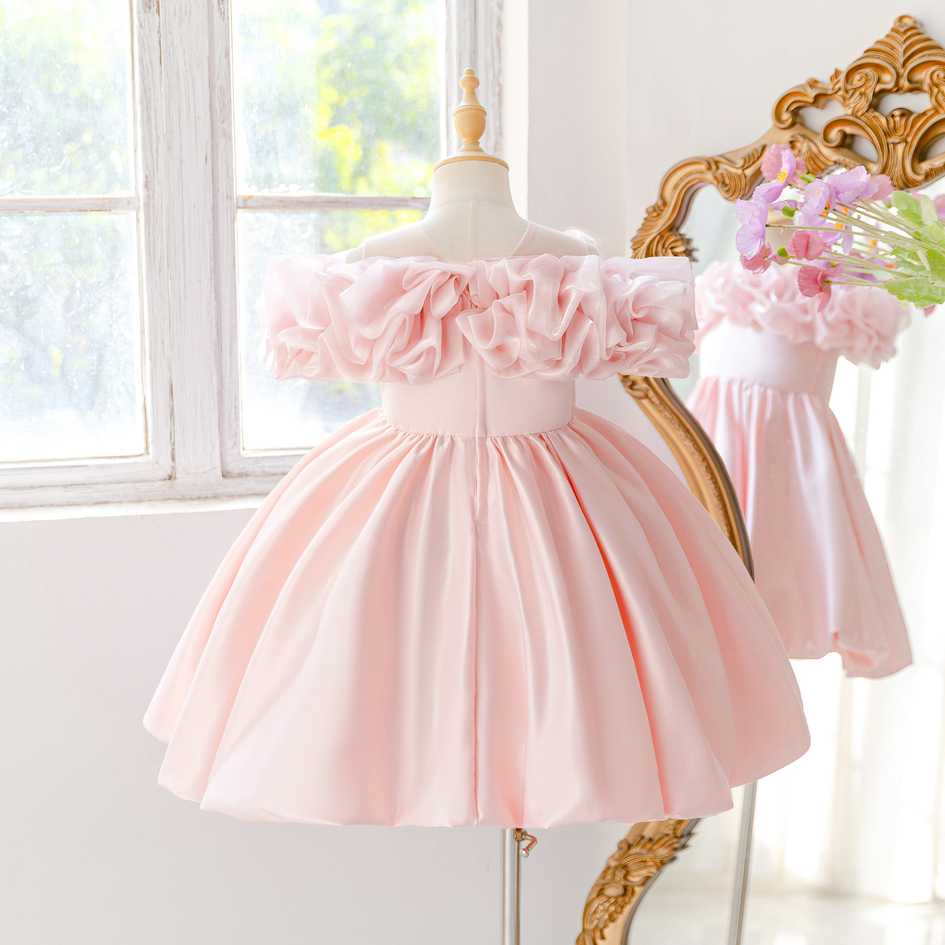 Off-the-shoulder Bud-shaped Princess Dress photo 2