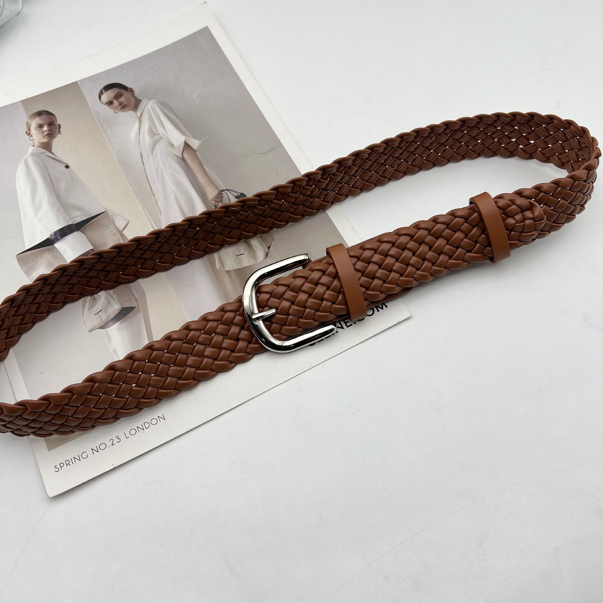 Niche-design Rivet Thin Leather Belt photo 5
