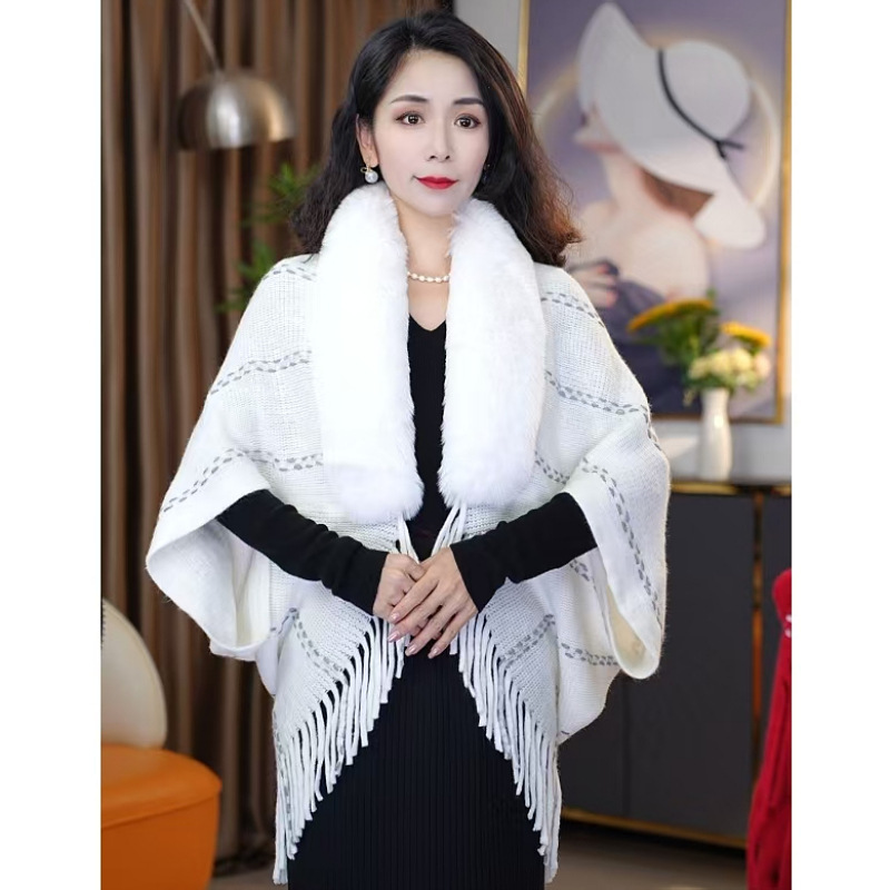 New Knitted Shawl With A Fur Collar And Tassels photo 2