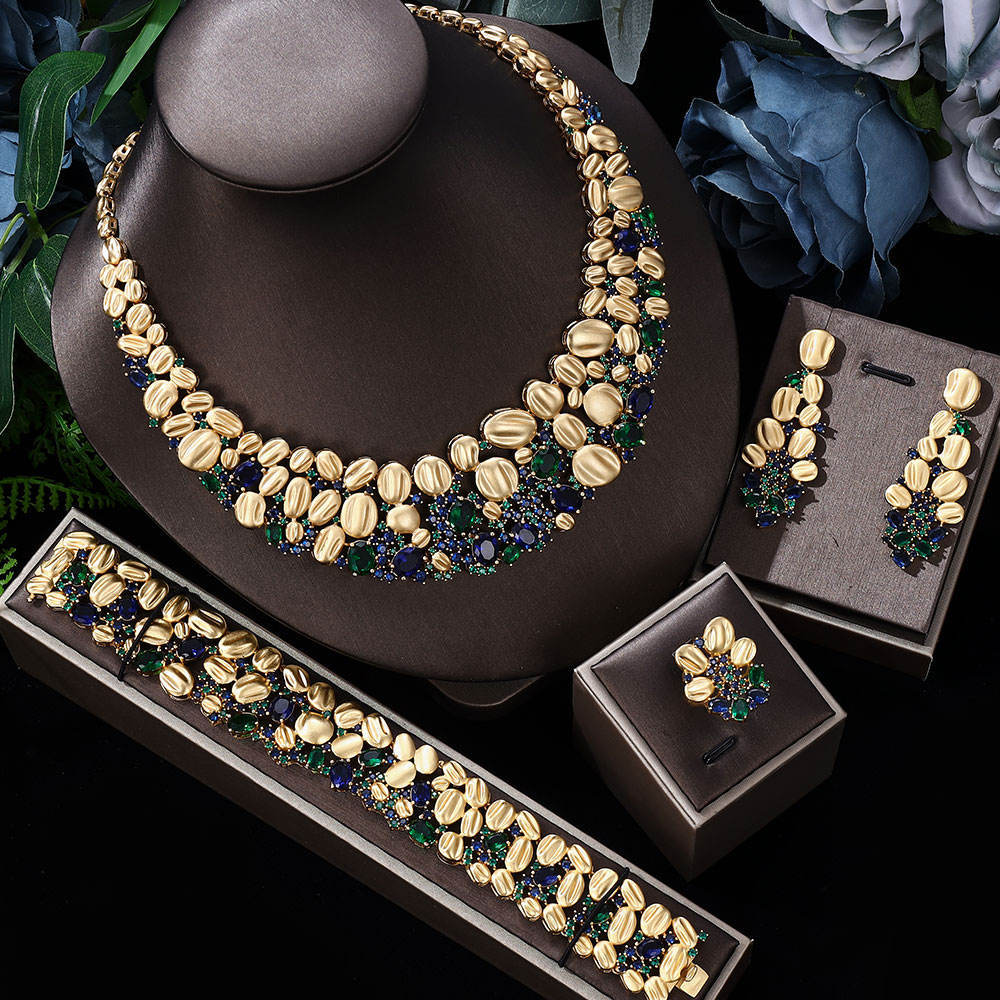 Exaggerated Necklace And Earring Wedding Set, Luxurious And Fashionable photo 1