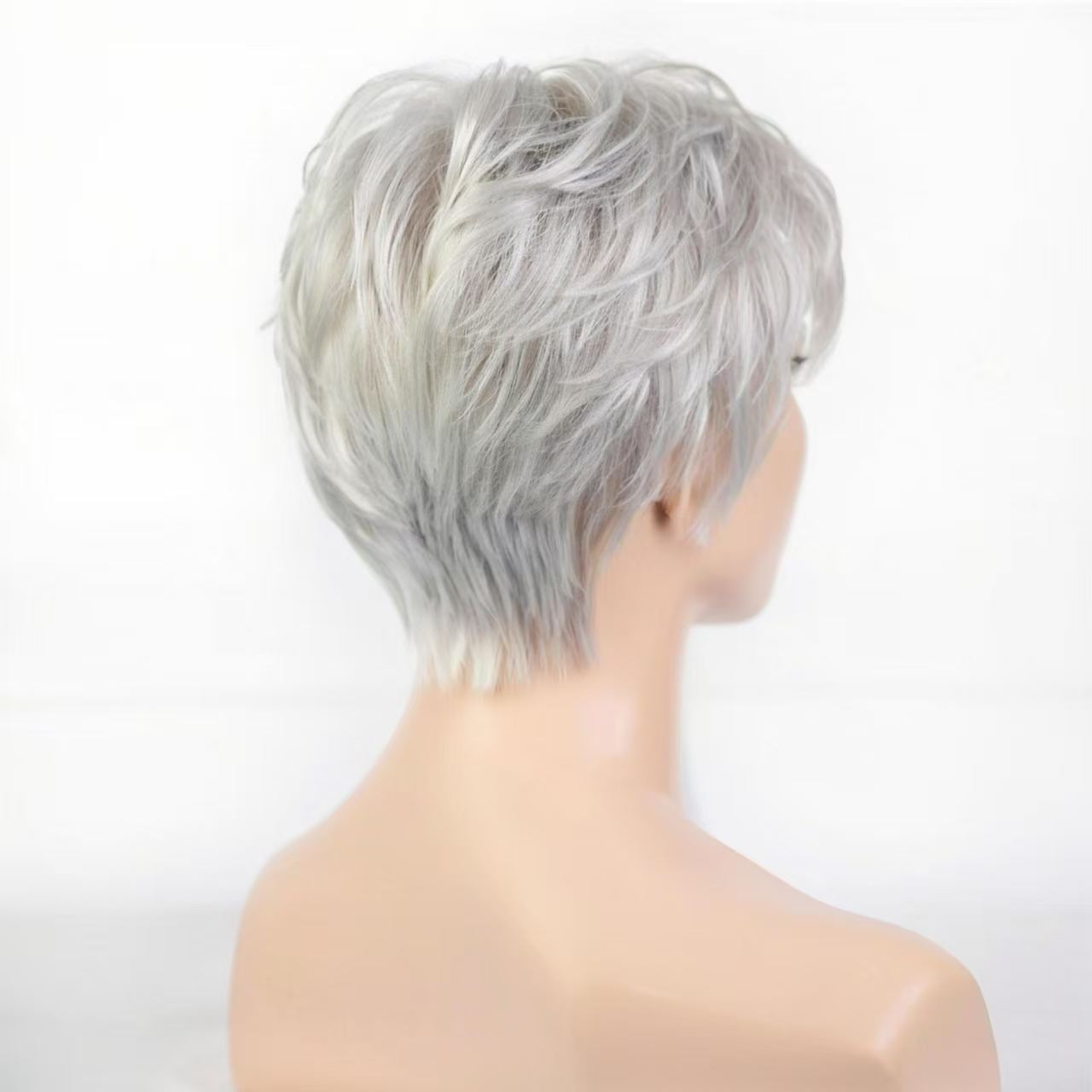 Wig European And American Womens Fashionable Short Gray Wig photo 2