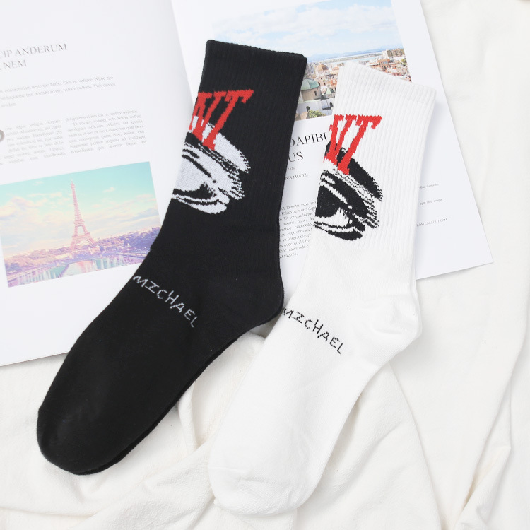 Graffiti Letter Mid-Calf Cotton Sports Socks photo 1