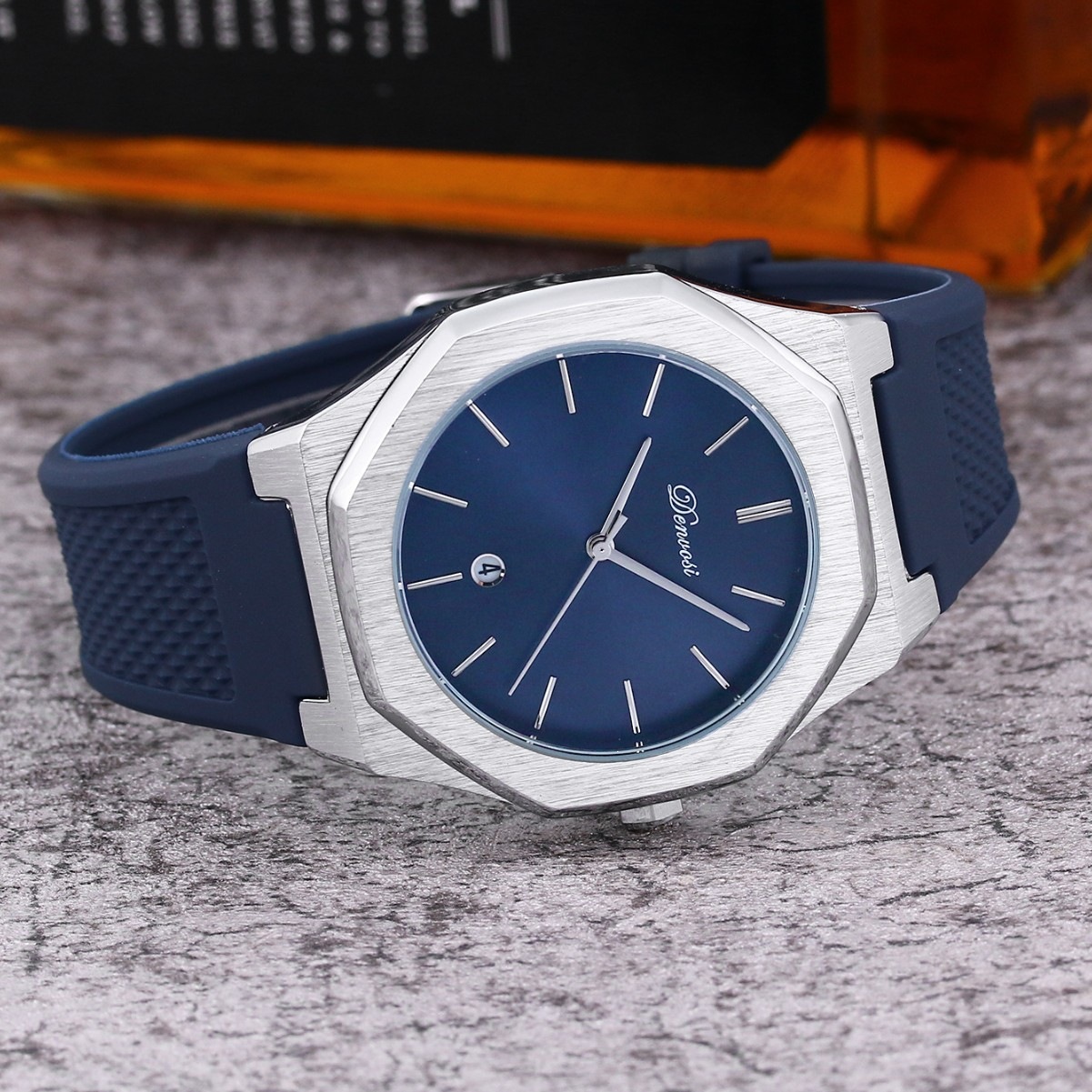 Elegant And Minimalist Waterproof Quartz Watch For Men photo 4