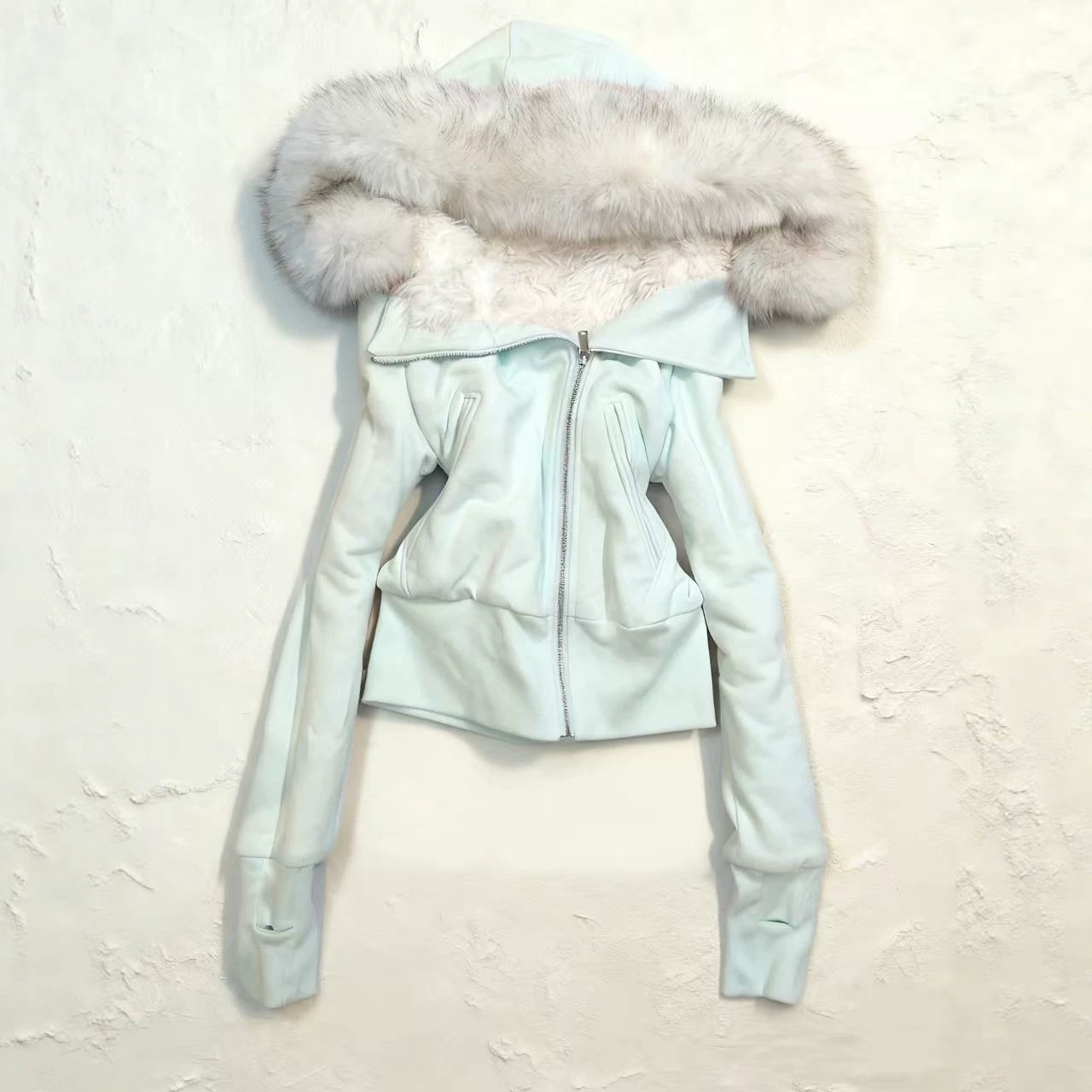 Two-tone Plush-lined Hooded Zip-up Slim-fit Coat With A Fur Collar photo 4