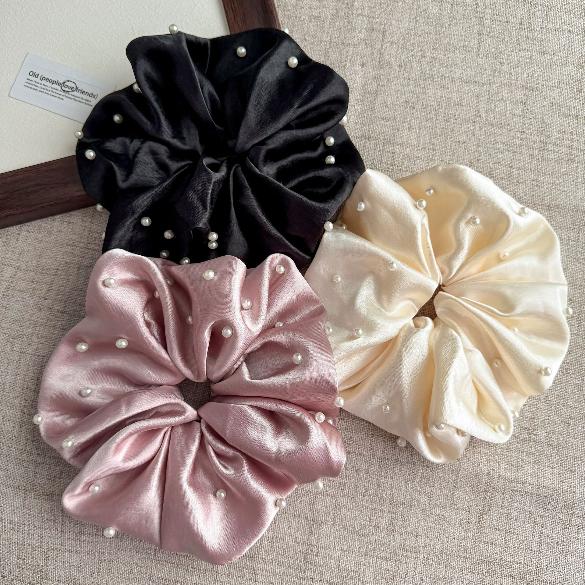 French-style Womens Bun Hair Tie photo 1