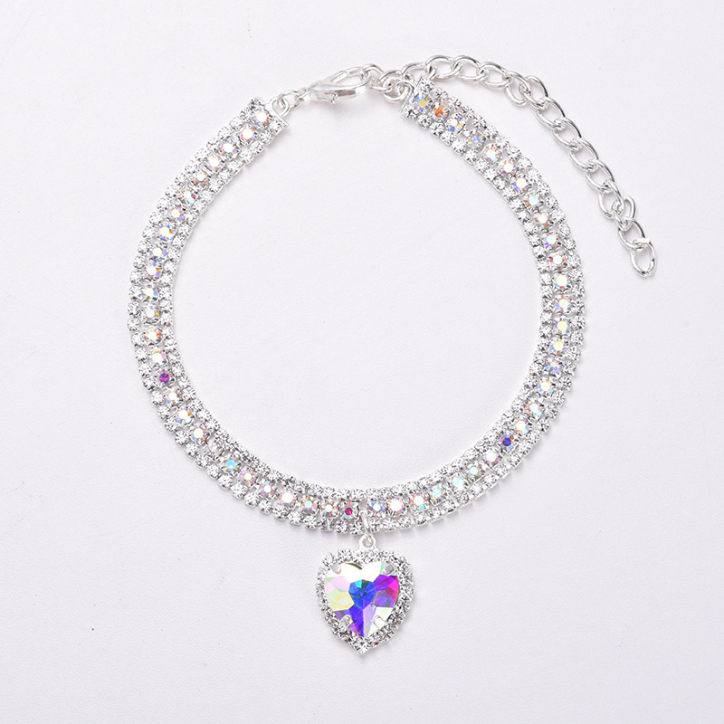 Love-shaped Pendant Rhinestone Pet Necklace photo 5
