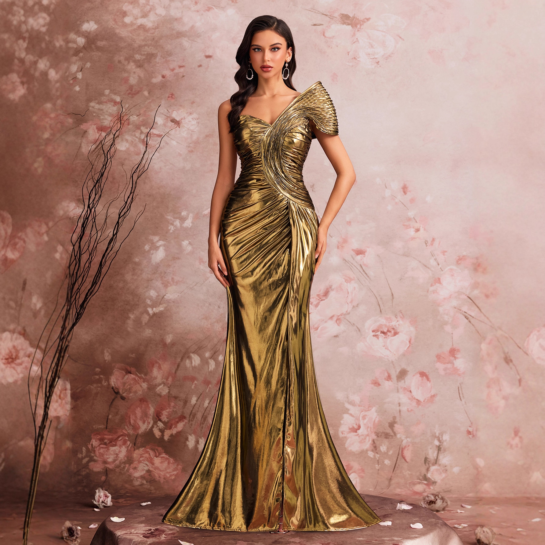 Design-conscious Fish-scale Structured Elegant Evening Gown photo 1