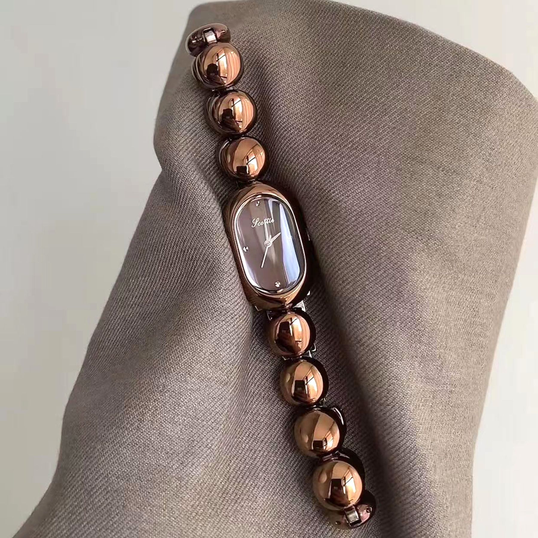 Elegant Oval-shaped Watch Bracelet For Women photo 1