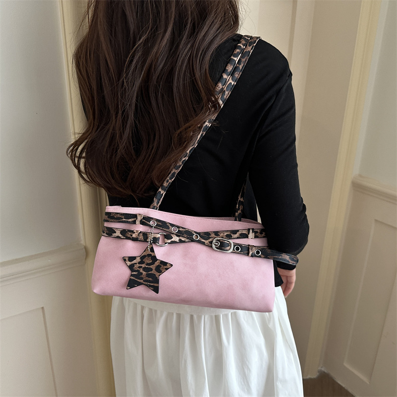 Fashionable And Minimalist Underarm Bag photo 6