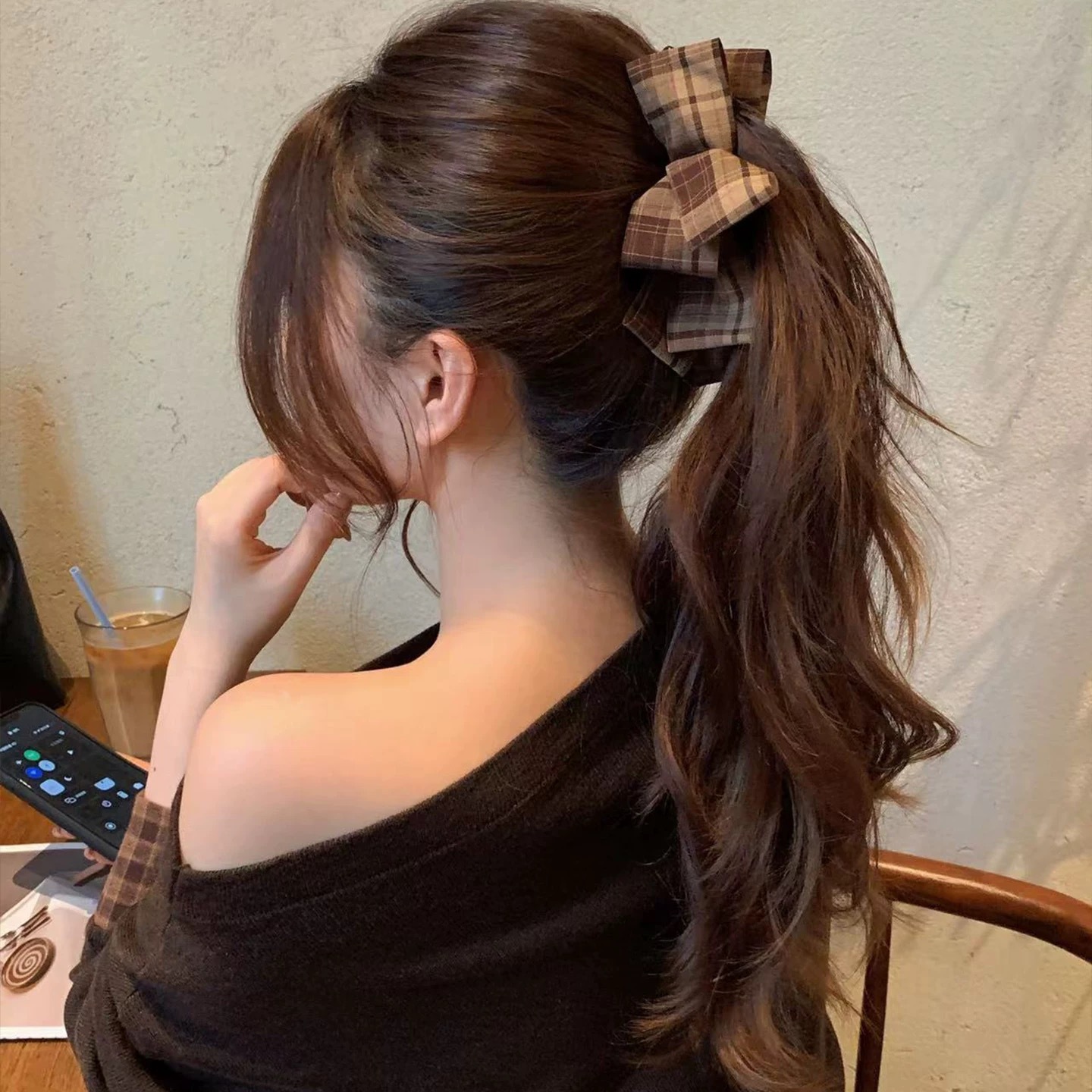 Elegant Sophisticated Bun-style Ponytail Clip For The Back Of The Head photo 1