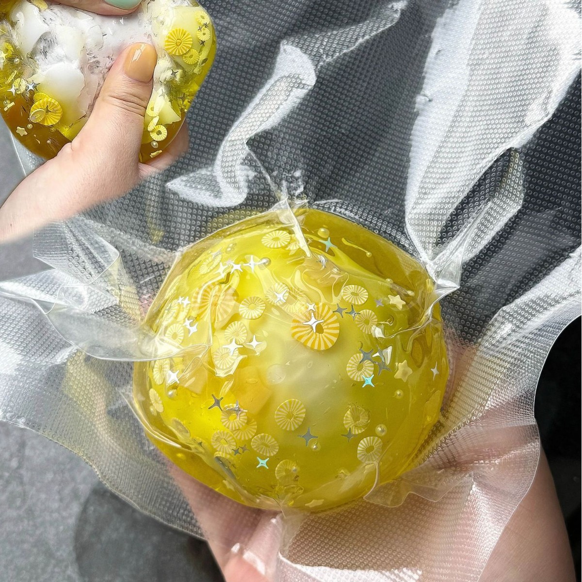 Christmas-themed Handmade Ball, Pure Handcraft DIY Toy photo 1