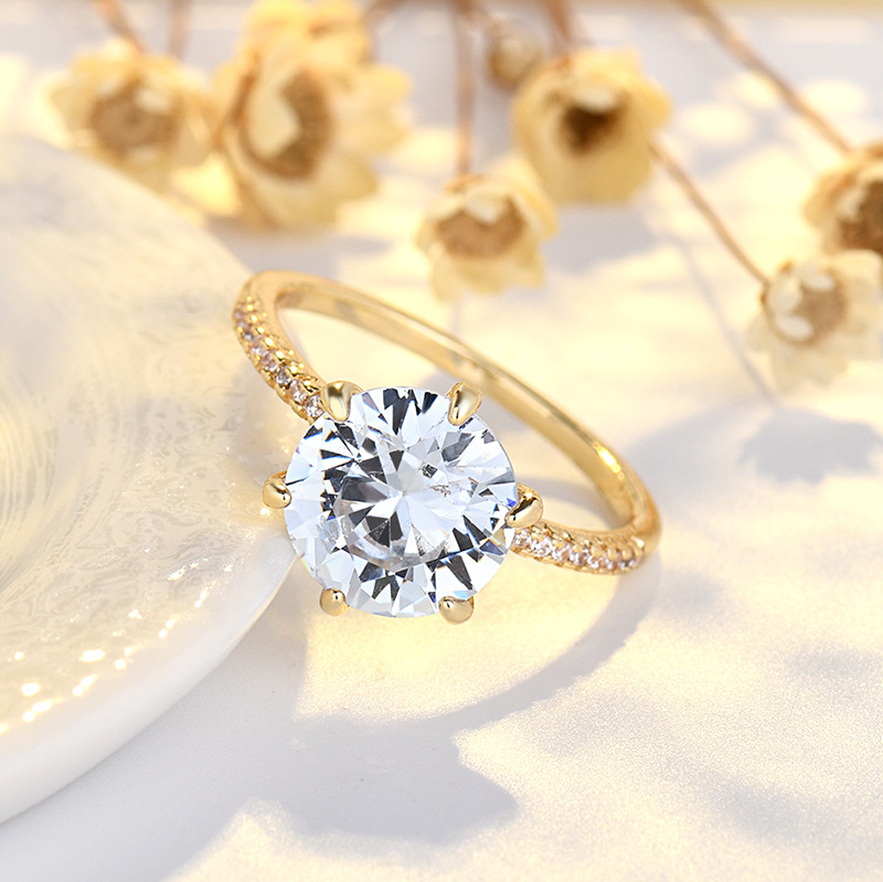 Fashionable Geometric Six-Prong Diamond Ring photo 2