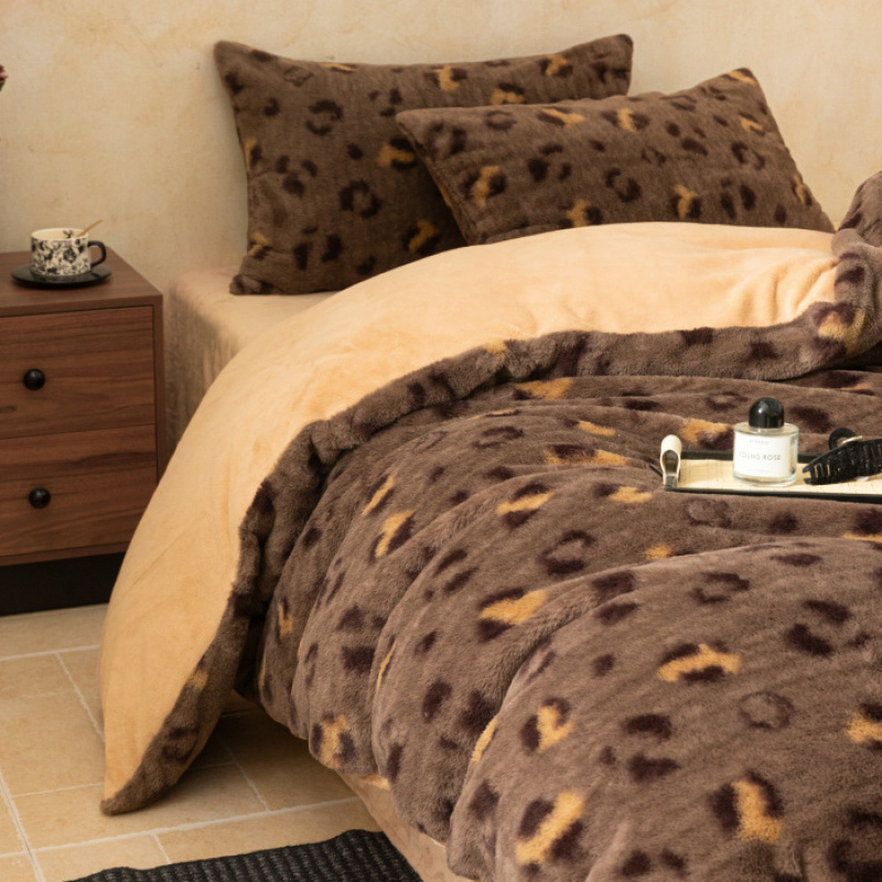 Dewool Faux Cashmere Maillard Milk Velvet Bedding Set photo 2