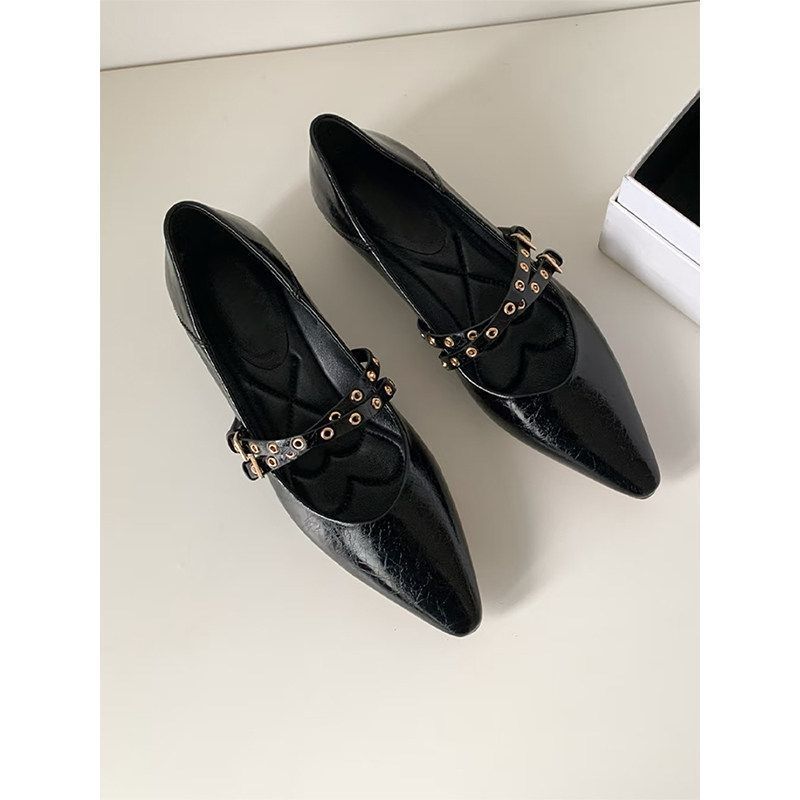 Women's Pointed-toe Wedge Leather Shoes With Studs photo 4