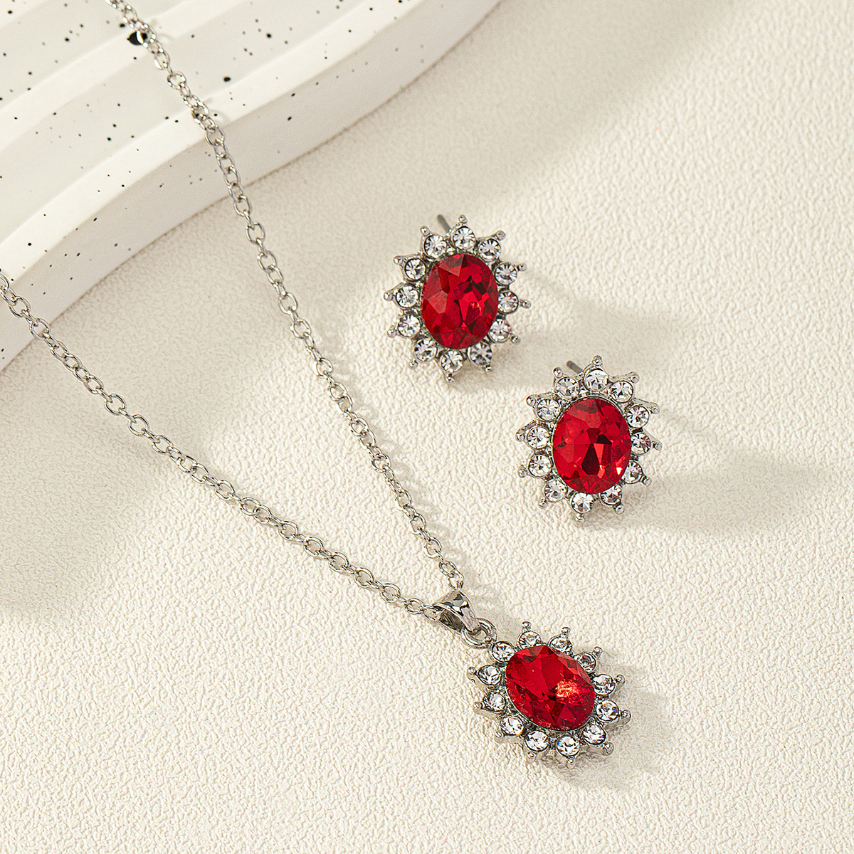 European And American Fashion SUNFLOWER Zircon Ear Stud Necklace Suit photo 6
