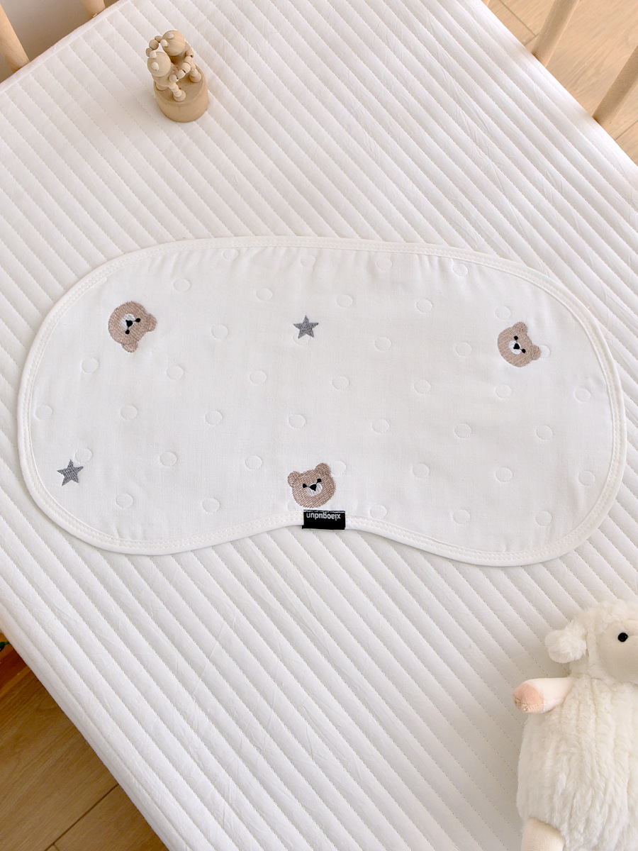 Cartoon Embroidered Gauze Bib Spit Proof Pad Four Season Style photo 3