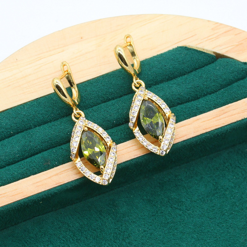 Anti-allergy AAA Zircon Bracelet Necklace Earring Ring Gold Ornament Suit photo 4
