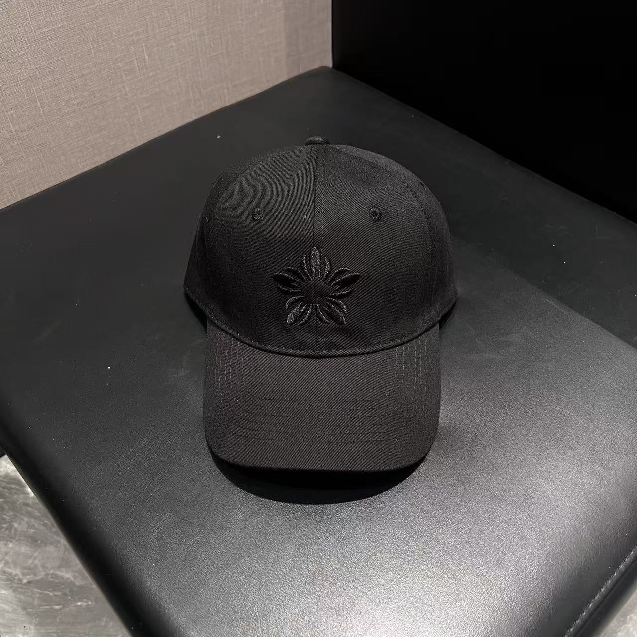 Wide-brimmed Face-flattering Baseball Cap With A Peaked Visor photo 8
