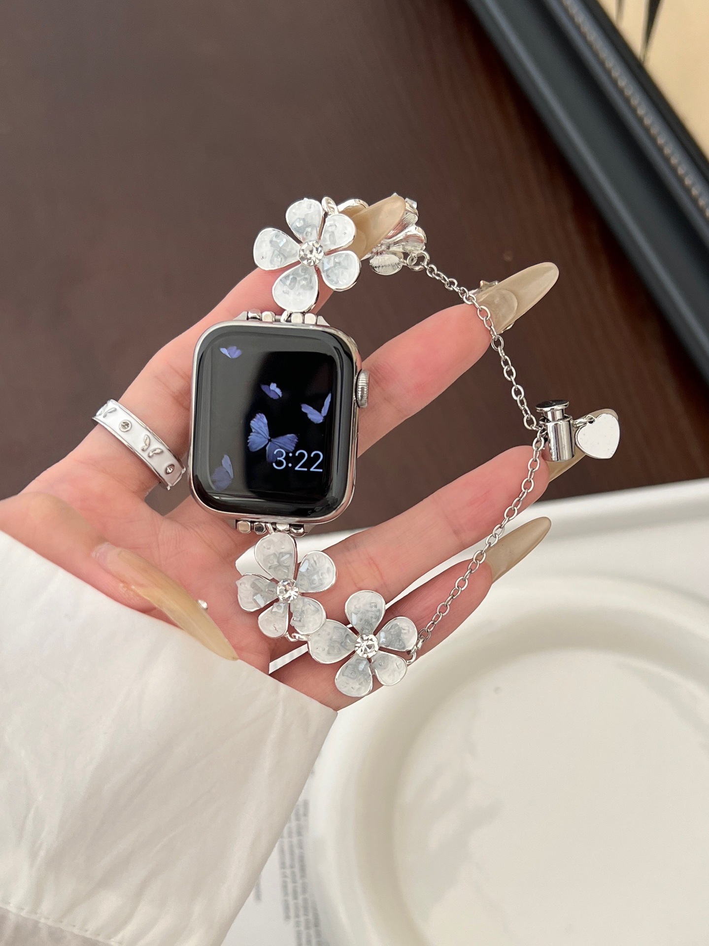 Versatile Pebble-flower Chain Metal Watch Strap photo 4