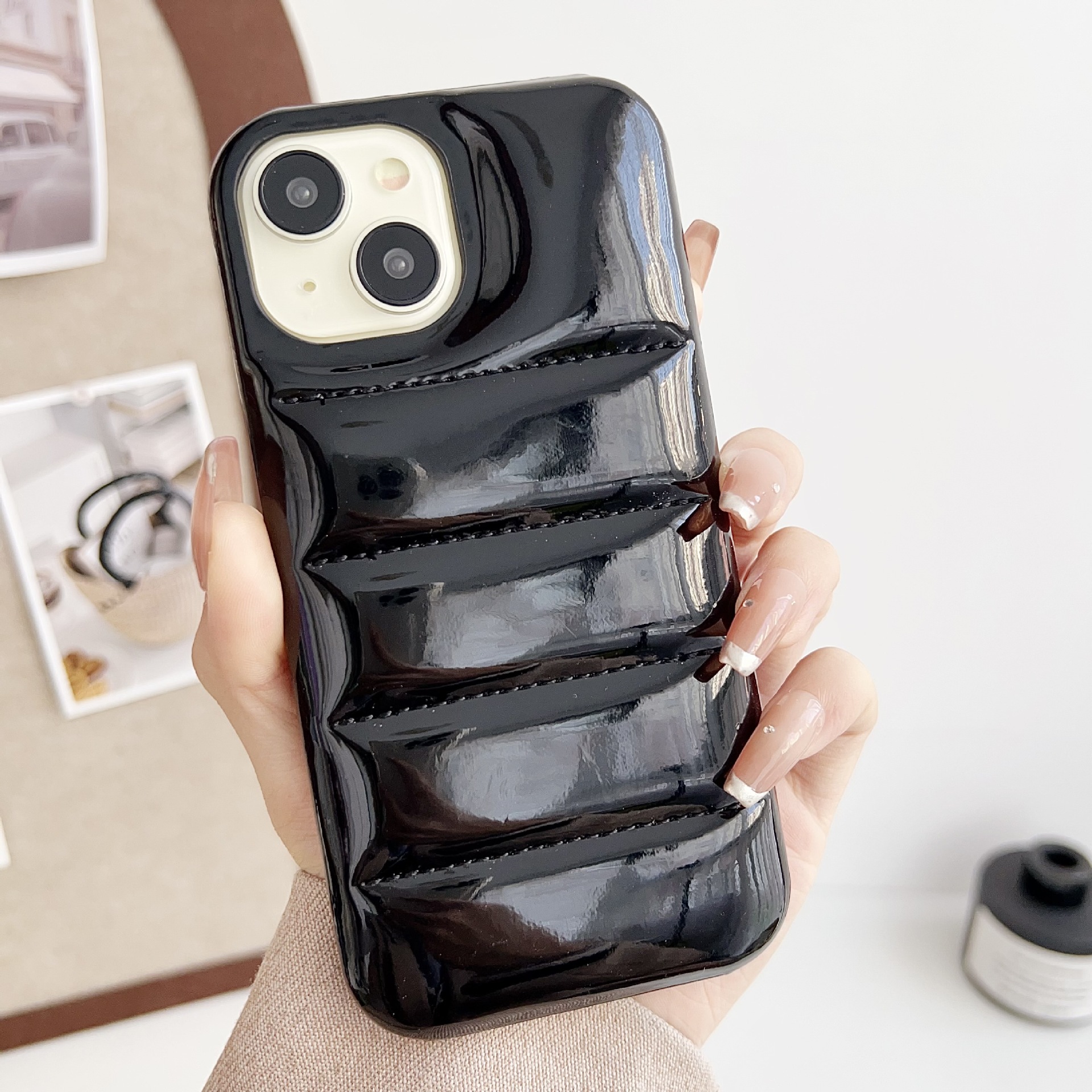 Applicable 17pm Aurora Down Jacket Glossy High-End Laser Phone Case photo 4