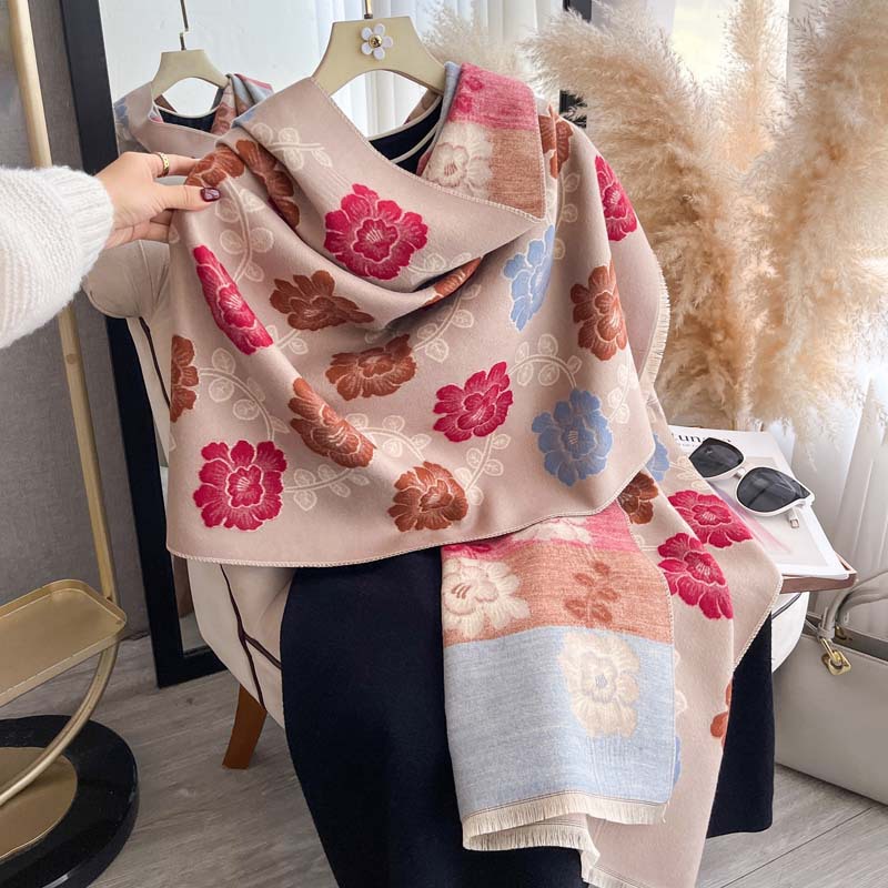 Retro Floral Soft And Warm Shawl photo 1