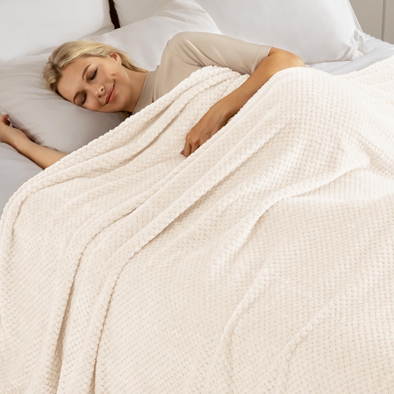 Soft And Warm Plush Blanket For Sofa Or Bed Cozy And Comfortable photo 1