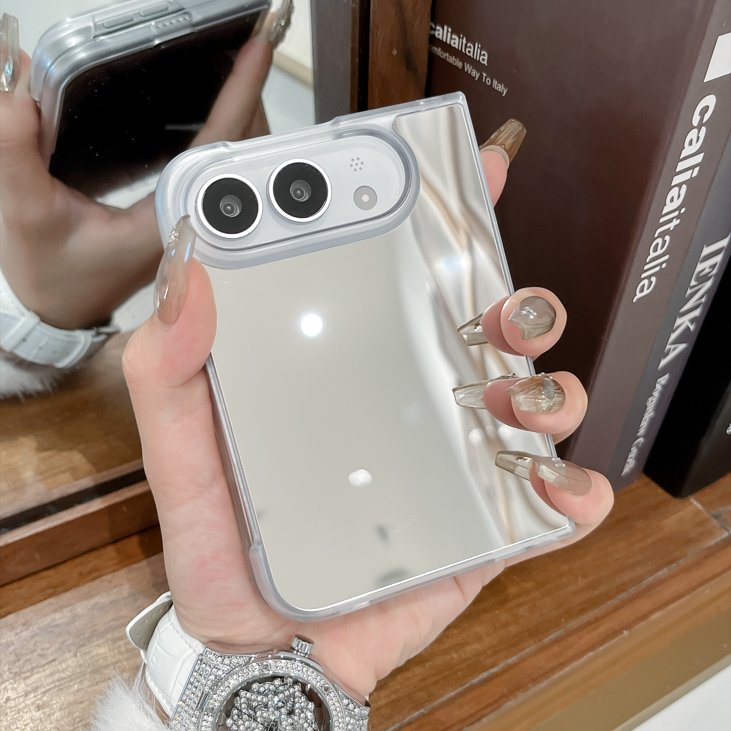 Personalized Minimalist Heart-shaped Mirrored Folding Protective Case photo 4