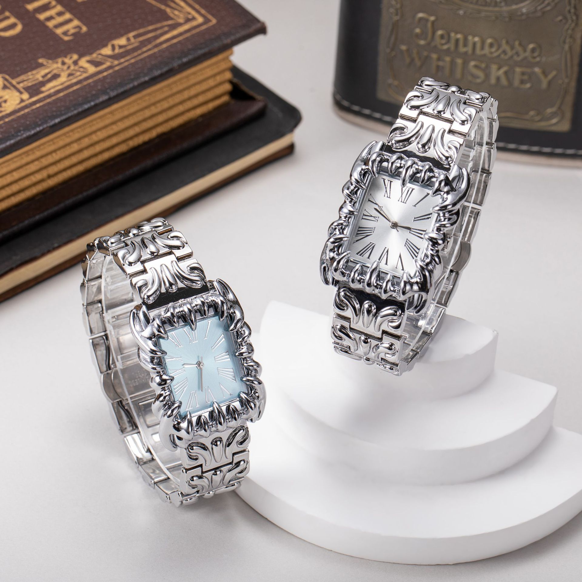 European And American Style Retro Personalized Embossed Irregular Shaped Pointed Claw Mens Watch photo 1