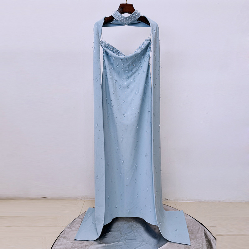 Long Beaded And Diamond-encrusted Evening Gown With A Train Evening Gown photo 4