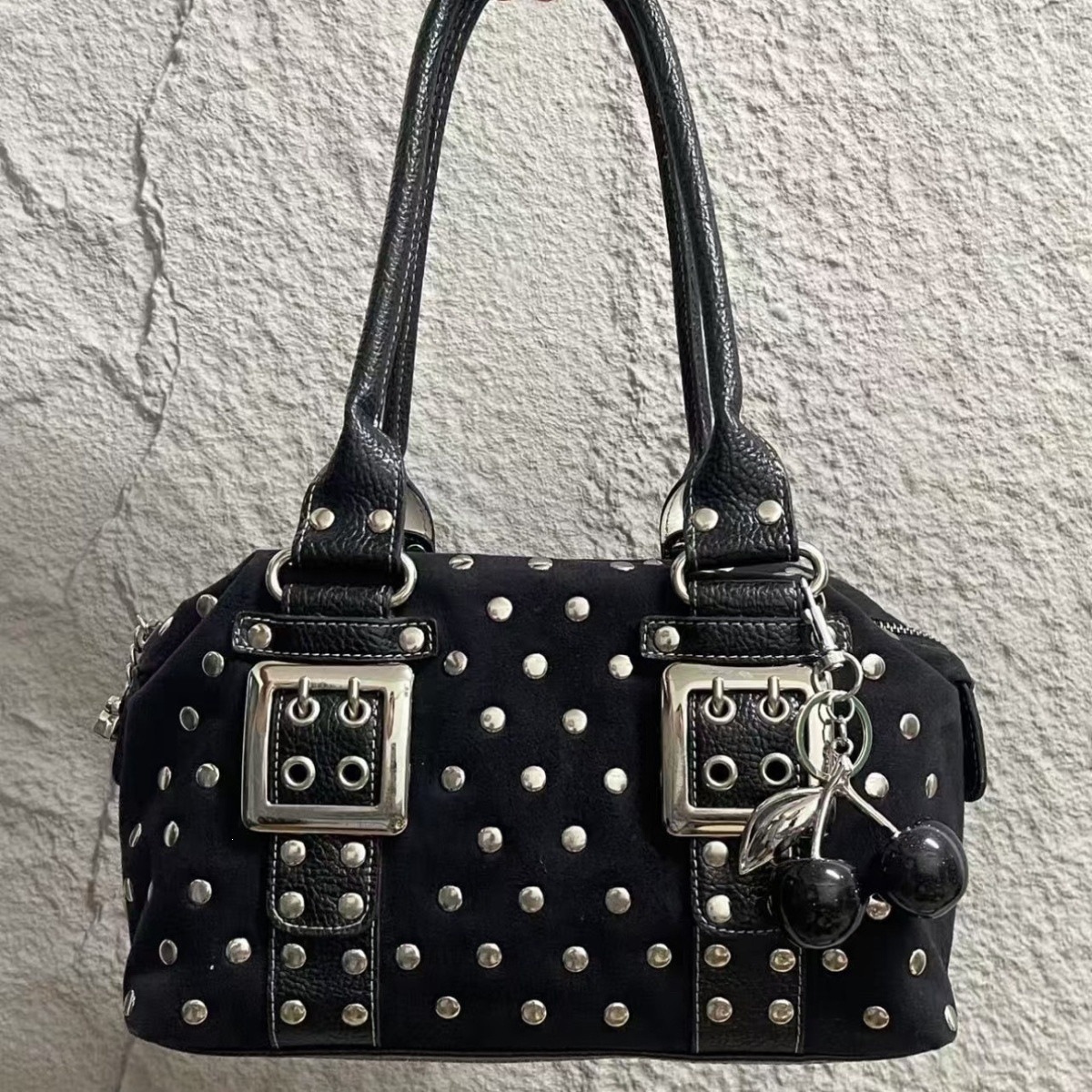 Korean-style Rivet Leather Polka-dot Retro Large-capacity Tote Underarm Bag photo 6