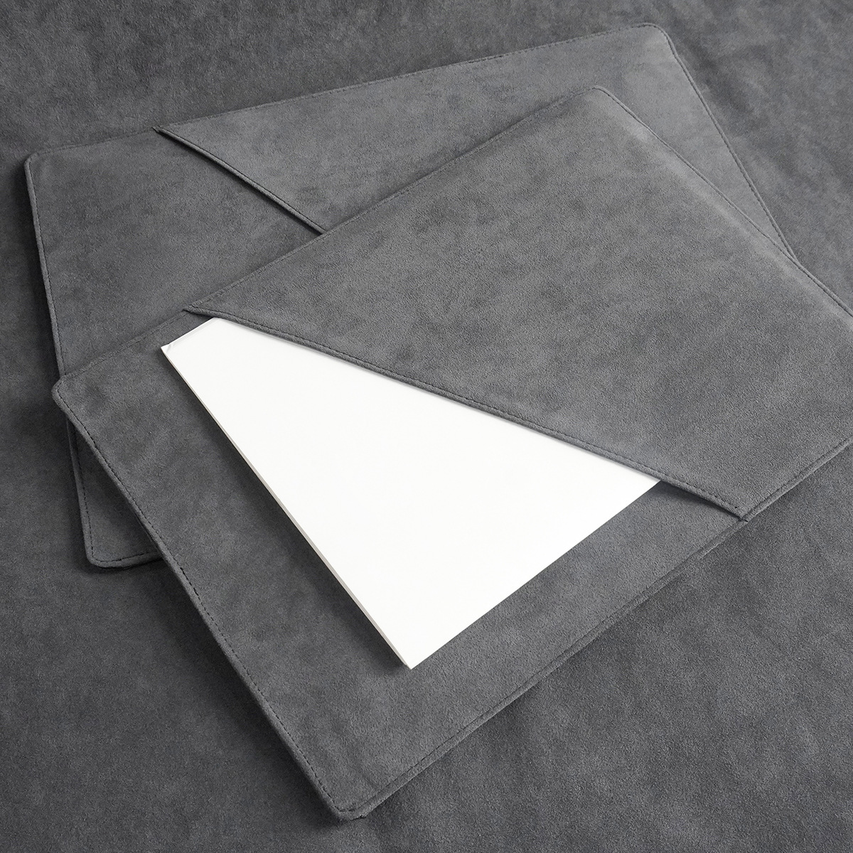 Large-Capacity Pad Storage Bag photo 1